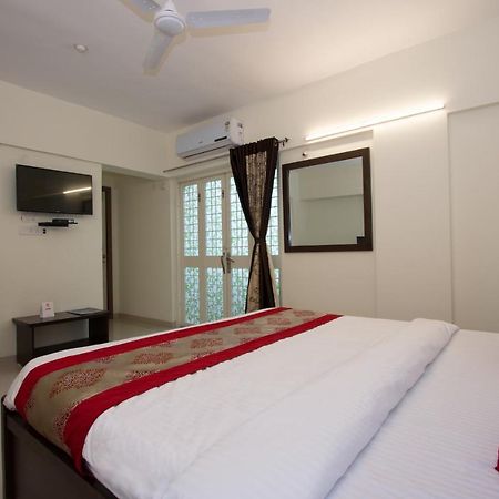 Oyo 9052 Leisurely Abode Hotell Khadki Exteriör bild