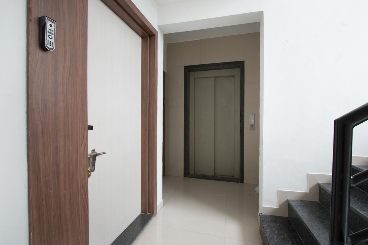 Oyo 9052 Leisurely Abode Hotell Khadki Exteriör bild